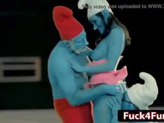 Charley jaga i den smurfs parodi xxx